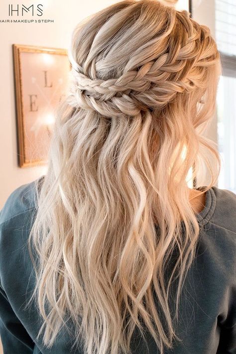 Crown braid with half up half down hairstyle inspiration Fancy Hair, Boho Wedding Hair, Hairstyle Inspiration, Best Wedding Hairstyles, Wedding Hair Inspiration, Crown Braid, Penteado Cabelo Curto, Cute Hairstyles For Short Hair, Short Hairstyle