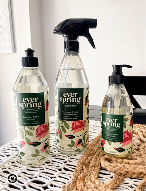 Ever Spring Cleaning Products, Cleaning Products Design, Apartment Needs, Cleaning Stuff, House Smell Good, Kitchen Cleaner, Aesthetic Kitchen, Cleaning Items, Homemade Cleaning Products