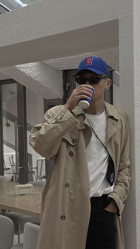 Beige Trench Coat Outfit, Trench Coat Fashion, Mens Trench Coat, Old Money Men, Coat Outfit Casual, Money Men, Aesthetic Outfits Men, Trench Coat Outfit, Beige Trench Coat