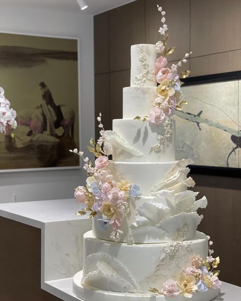 Cakes By Mannix 黃欽榮 (@cakesbymannix) • Instagram photos and videos Wedding Cake His And Hers, Wedding Cakes Big, Wedding Cake Pastel, Fairytale Wedding Cake, Married Cake, Cake For Wedding, Pastel Wedding Cakes, Wedding Cake With Flowers, Wedding Cake Flowers