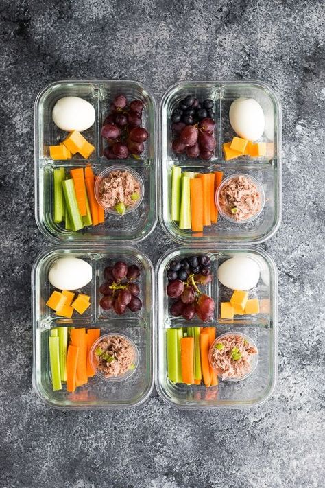 7 no cook lunch box recipes that you can prep in under 30 minutes! These adult lunch box ideas are perfect for meal prep. #sweetpeasandsaffron #bento #lunch #lunchbox #nocook #vegan #vegetarian Snack Lunches, Protein Clean Eating, Starbucks Protein Box, Tuna Protein, Starbucks Protein, Protein Lunches, Mediterranean Diet Snacks, Salad Cheese, Protein Box