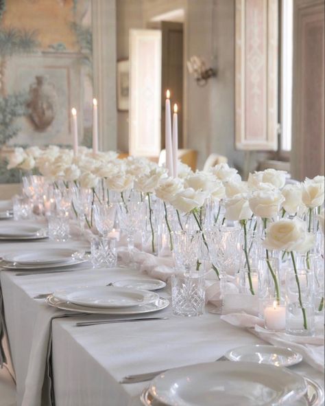 Long Tablescape, Villa Catignano, Winter Wedding Aesthetic, Architectural Wedding, Monochromatic Wedding, Wedding Color Combinations, Nola Wedding, White Winter Wedding, Elegant Winter Wedding