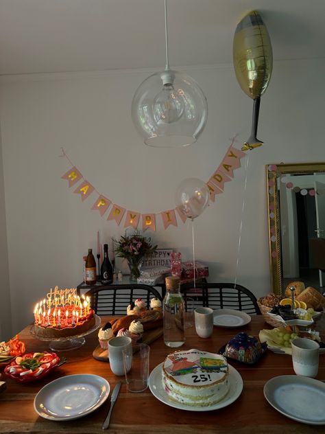 Midnight Breakfast Party, Birthday Breakfast At Home, Cafe Birthday Decoration, Kitchen Birthday Decorations, Boyfriends Birthday Party, Birthday Breakfast Aesthetic, Birthday Breakfast Table, Men Birthday Theme Ideas, 50th Birthday Brunch