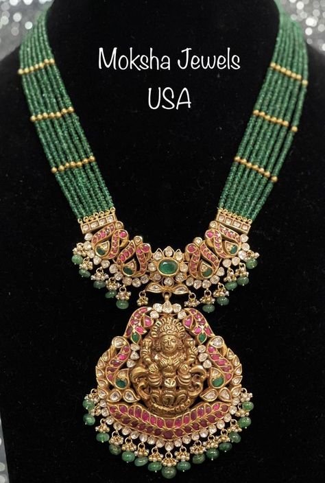 Coral Beads Gold Nakshi Jewellery, Green Beads Indian Jewellery Gold, Pusala Haram, Green Beads Indian Jewellery, Emerald Haram, Kundan Mala, Indian Inspired Jewelry, Antique Necklace Gold, Coral Jewelry Set