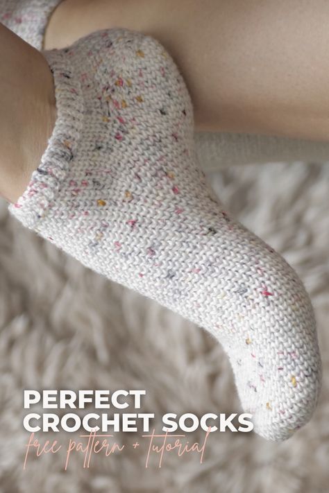 Crochet socks that don’t have the perfect yarn/pattern combination will be too thick, won’t stay up, and can be downright uncomfortable to walk on. That’s not the case with these socks. #BHooked #Crochet #HowToCrochet #CrochetProject #CrochetPattern #CrochetTutorial Easy Crochet Slippers, Festival Skirt, Crochet Socks Pattern, Crochet Slipper Pattern, Colorful Crochet, Crochet Socks, Slippers Pattern, Boho Retro, Dress Crochet