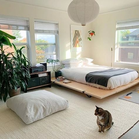 Japanese Apartment Interior, Floyd Bed, Bed Platform, Diy Home Furniture, Queen Mattress, Girl Bedroom Decor, Room Makeover Bedroom, Small Room Bedroom, Bedroom Aesthetic