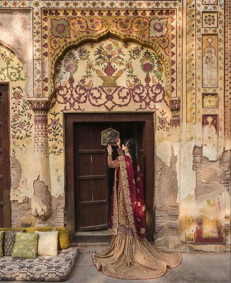 South Asian Aesthetic, Pakistan Culture, Pakistani Culture, Romantic Academia, Desi Love, Desi Aesthetic, Desi Girl, Desi Wedding, Indian Aesthetic