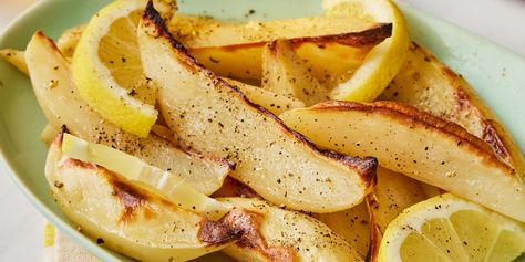 Greek-Style Lemon Roasted Potatoes Lemon Roasted Potatoes, Greek Lemon Potatoes, Greek Potatoes, Roasted Potato Recipes, Greek Lemon Chicken, Lemon Potatoes, Potato Recipes Side Dishes, Greek Dishes, Potato Side Dishes