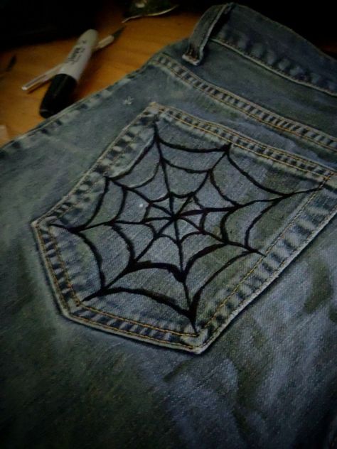 Spider Web Jean Pocket, Pants Design Drawing Ideas, Spider Jeans Diy, Jeans With Writing On The Back, Jean Pocket Designs Painting, Diy For Jeans, Pant Art Ideas, Jean Pocket Designs Diy, Painted Jeans Back Pockets