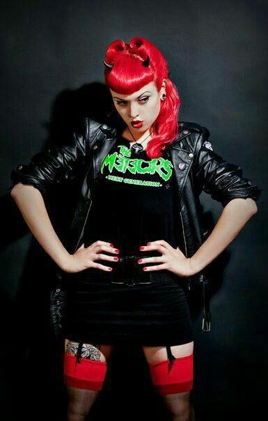 Gothabilly Fashion, Bettie Bangs, Psychobilly Fashion, Cultura Punk, Moda Pinup, Pin Up Looks, Estilo Pin Up, Horror Punk, Rockabilly Girl