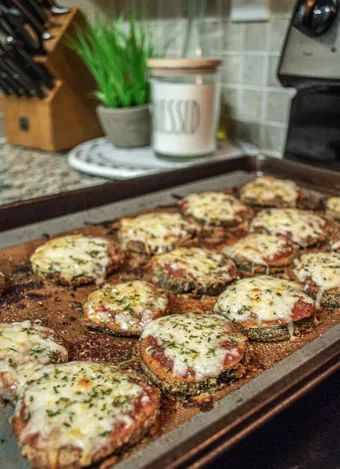 Easy Baked Eggplant, Baked Eggplant Recipes, Parmesan Bites, Eggplant Recipes Healthy, Baked Eggplant Parmesan, Eggplant Recipes Easy, Eggplant Parmesan Baked, Eggplant Recipes Parmesan, Eggplant Dishes