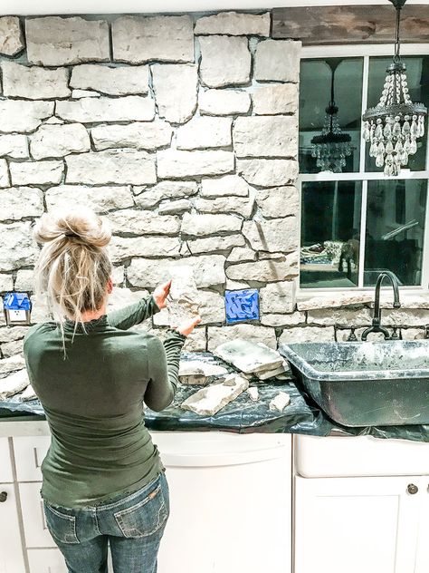 Alcove Oven, Diy Stone Wall Interior, Natural Stone Backsplash Kitchen, Diy Rock Wall, Diy Stone Backsplash, Faux Rock Walls, Diy Stone Wall, Rock Backsplash, Rustic Kitchen Backsplash