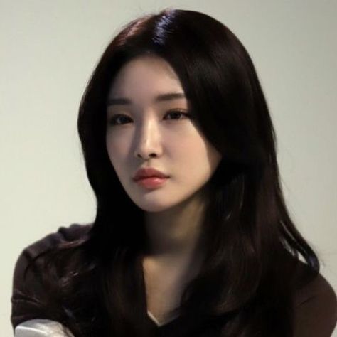 Kim Chungha, Female Idols, Aesthetic Editing Apps, Pinterest Girls, Korean Celebrities, Look Alike, Girl Icons, Kpop Girl Groups, Kpop Idol