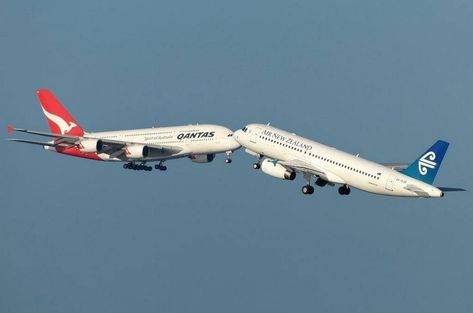 Qantas A380, Aviation Accidents, Douglas Dc 8, Plane Photography, San Francisco Airport, Aircraft Images, Aviation Posters, Aviation World, Boeing Aircraft