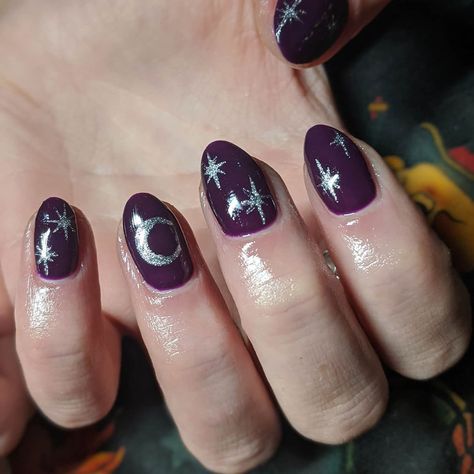 Drawing Nails Ideas, Dark Purple Nail Designs Short, Luna Moth Nails, Galaxy Nails Designs, Mazzy Star Nails, Witch Nails Short, Red Gothic Nails, Purple Star Nails, Whimsigoth Nails