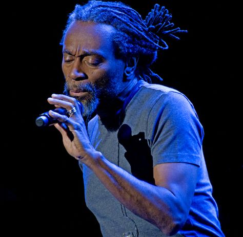 Bobby McFerrin: Montreal Jazz Festival (2010) Bobby Mcferrin, Music Magic, Jazz Fusion, Contemporary Music, Jazz Blues, Jazz Festival, Songs To Sing, Soul Music, All Music