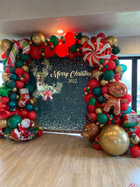 Christmas Festive Balloon Garland, Balloon Backdrop, Mega Garland, Holiday Party Christmas Balloon Photo Backdrop, Christmas Balloon Backdrop, Betty Crocker Cake Mix, Christmas Party Backdrop, Garland Balloon, Christmas Luncheon, Church Christmas Decorations, Christmas Balloon Decorations, Holiday Balloons