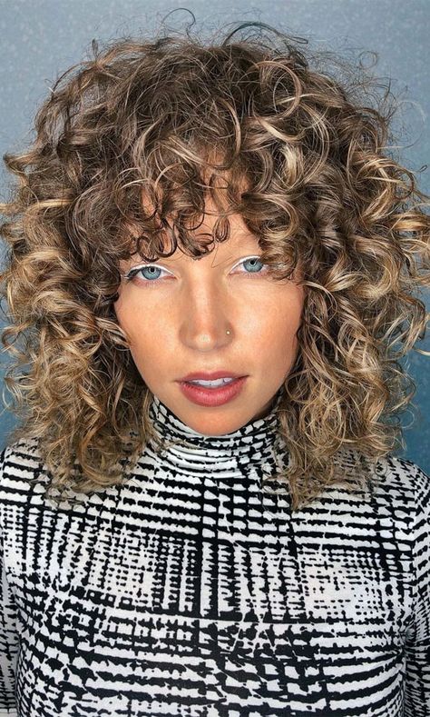 Shaggy Bob No Bangs, Curly Shaggy Bob, Bob No Bangs, Curly Bob With Fringe, Curly Bob Haircuts, Natural Looking Curls, No Bangs, Bob Haircut Curly, Shaggy Bob