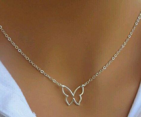 Butterfly Necklace Silver, Pretty Jewelry Necklaces, Belly Piercing, Girly Accessories, Classy Jewelry, Butterfly Necklace, Disney Drawings, Stylish Jewelry, Pretty Jewellery