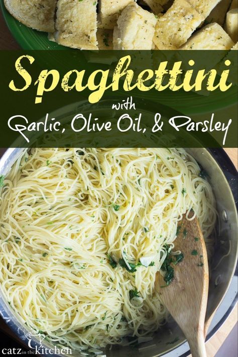 Spaghettini with Garlic, Olive Oil, & Parsley Parsley Recipes, Vegetarian Italian, Chicken With Olives, Garlic Olive Oil, Giada De Laurentiis, Olive Oils, Chicken Pasta Recipes, Healthy Pasta Recipes, Healthy Pastas