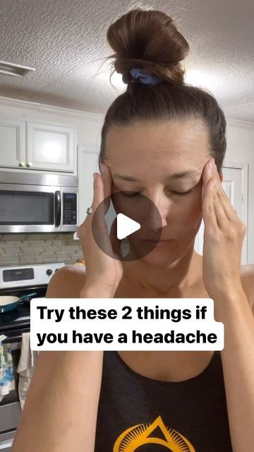 Drainage & Detox Specialist | Dr Caitlin Czezowski on Instagram: "Headaches suck. I used to live with daily headaches as a tween and teen. Thankfully I don’t anymore 🤩 When I do get a headaches it’s usually due to one of 2 things: - dehydration… hence the salt with water. Simply drinking water isn’t going to pull the water into your cells to hydrate you. Honestly all you’ll be doing is peeing more still with the headache 🤕 - congested fluid. When our head doesn’t drain the lymphatic fluid i Allergy Headache Relief, Salt Water For Headache, How To Get Rid Of A Headache Naturally, How To Get Relief From Headache, How To Help With Headaches, Relieve Headache Fast, How To Get Rid Of Headaches Naturally, What Helps Headaches, How To Prevent Headaches