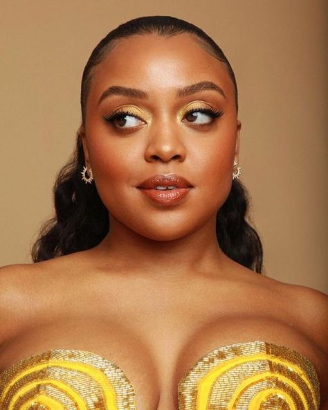 Lilly Lashes on Instagram: "lets take a moment for this glam that @reneeloizmakeup did on @quintab for @filmindependent Awards 😍 Wearing our beautiful half lash in "DREAMY"🙌" Quinta Brunson, Lilly Lashes, Big Brown Eyes, Brown Skin Makeup, Black Femininity, Black Celebrities, Girls Rules, Famous Faces, Girls Makeup