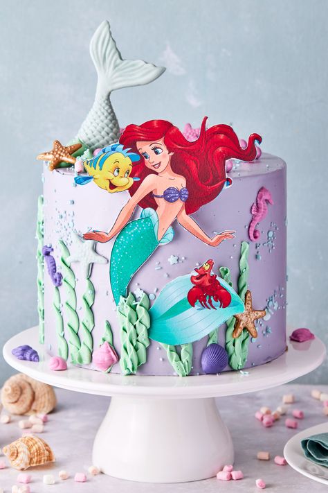 Arielle Disney, Sirenita Cake, Rapunzel Birthday Cake, Little Mermaid Birthday Cake, Disney Themed Cakes, Ariel Cake, Little Mermaid Cakes, Fondant Cake Designs, Mermaid Theme Birthday Party