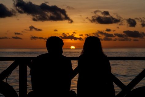 Couple On Beach, Get Smart, I Love Rain, Couple Silhouette, Couples Counseling, Couples Vibe, Love Problems, Couple Dancing, Paradise On Earth