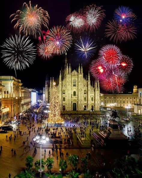 Milan New Year, Christmas In Italy, Seaside Village, Romantic Country, 2025 Vision, December 31, New Year Celebration, Milan Italy, Countries Of The World