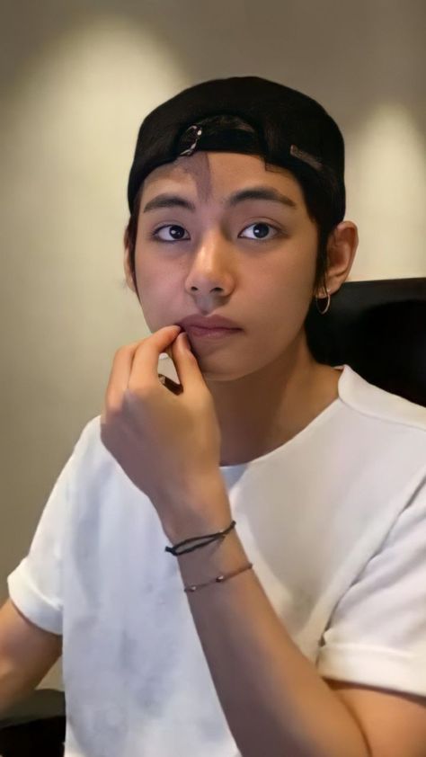 Pap Tete Bapak Bapak, Kim Tae Hyung, Cute Asian Babies, V Bts Wallpaper, Taehyung Abs, Best Skin Care Routine, Ulzzang Couple, The Perfect Guy, Kim Taehyung Wallpaper