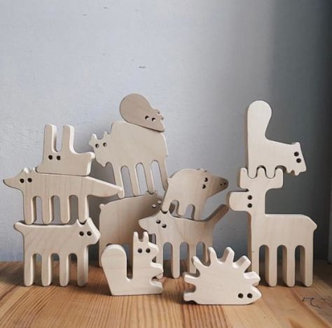 12 wooden forest animals toy set, wooden puzzle, wooden animal figure toy, montessori inspired animals, balance toy, gift for kids Forest Animals Balance Toy ◆ Unique wooden balance toy ◆ 12 tactile animals which are packaged in a cotton bag ◆ Made from natural, high-quality maple wood ◆ Over 144 ways of balancing ◆ Appropriate for ages 2 years and older ◆ Exciting game for the whole family Play, learn, experiment or paint toys, invent new games using your imagination. Explore how figures intera Wood Toys Plans, Handmade Wooden Toys, Peg Doll, Wooden Pegs, Wooden Animals, Rocking Horse, Montessori Toys, Wood Toys, Peg Dolls