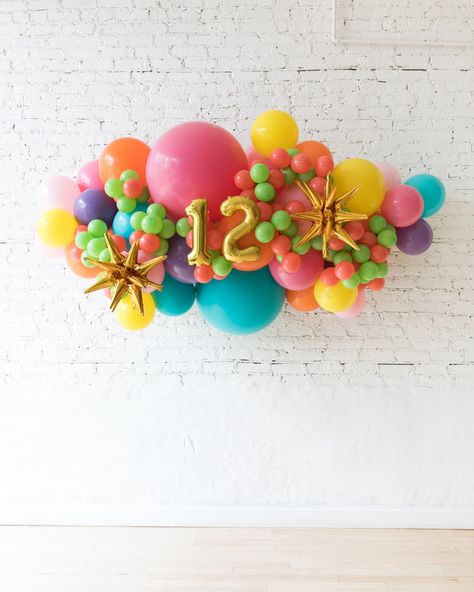 Outdoor Kids Birthday Decor — Paris312 Number Backdrop, Backdrop Balloon Garland, At Home Birthday, Backdrop Balloon, Balloons Bouquet, Gold Number Balloons, Beautiful Balloons, Birthday Decorations Kids, Outdoor Birthday