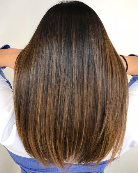 Brushed Walnut Brown Highlights チョコレートブラウン ヘアカラー, Caramel Hair Highlights, Shaggy Pixie, Brown Hair With Caramel Highlights, Brown Hair Shades, Chocolate Brown Hair Color, Brown Ombre Hair, Chocolate Hair, Caramel Highlights