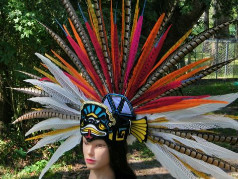 Aztec Headdress, Headdress Diy, Aztec Costume, Tahitian Costumes, Mardi Gras Hats, Aztec Artwork, Festival Fancy Dress, Fantasy Fest, Aztec Culture