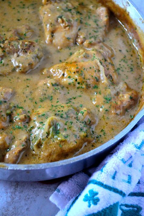 Easy Baked Ranch Chicken, Baked Ranch Chicken Thighs, Ranch Chicken Thighs, Coop Can Cook, Smothered Chicken Recipes, Homemade Gravy Recipe, Rice And Gravy, Chicken And Gravy, Baked Ranch Chicken