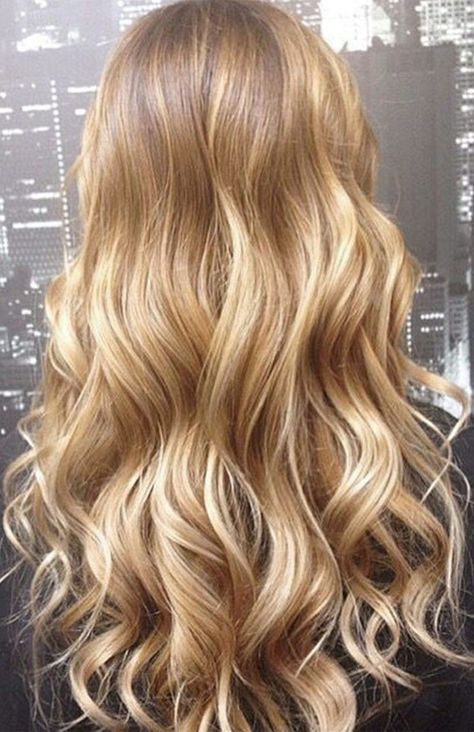 Beeline Honey Blonde Hair, Golden Blonde Long Layers, Golden Blonde Hair Fair Skin, Golden Blonde Partial Highlights, Highlights Blonde Hair Caramel, Bronze Creamy Blonde Hair, Warm Blonde Highlights On Blonde Hair, Warm Golden Blonde Balayage, Blonde Highlights Golden