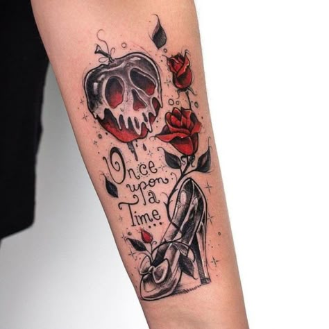 Illustrative Tattoos, Disney Sleeve Tattoos, Wonderland Tattoo, Disney Tattoo, Geniale Tattoos, Home Tattoo, Halloween Tattoos, Dream Tattoos, Disney Tattoos