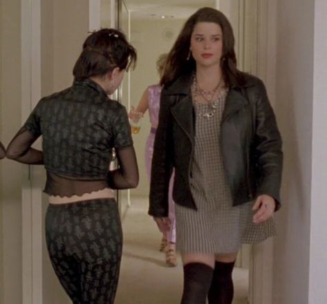 Bonnie Harper Outfits, The Craft Outfits Bonnie, Outfits From The Craft, The Craft Movie Fashion, Neve Campbell 90s Style, Sarah Bailey The Craft Outfits, The Craft Fashion Outfits, The Craft 1996 Fashion, Rochelle The Craft Outfits