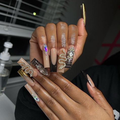 #nails #nailart #nailsofinstagram #manicure #u #beauty #nailsoftheday #gelnails #nail #nailsonfleek #nailsart #nailstagram #nailstyle #instanails #nailsdesign #naildesign #acrylicnails #naildesigns #nailtech #inspire #nailpolish #nailswag #love #nailsnailsnails #nailartist #unhas #gel #as #gelpolish #glitternails Nude Black Nails, Nails On Fleek, 18th Birthday, Nails Nailart, Black Nails, Nail Artist, Nail Tech, Swag Nails, Glitter Nails