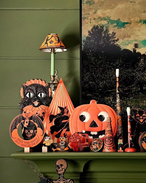 A little spooky Halloween mantel tour! 🦇🎃🧙‍♀️👻🐈‍⬛ #vintagehalloween #beistlehalloween #beistle #dennison #halloweenmantel… | Instagram Eenie Meenie, Beistle Halloween, Halloween Antiques, Antique Halloween, Halloween Puzzles, Vintage Halloween Photos, Vintage Decorations, Halloween Mantel, Spooky Stuff