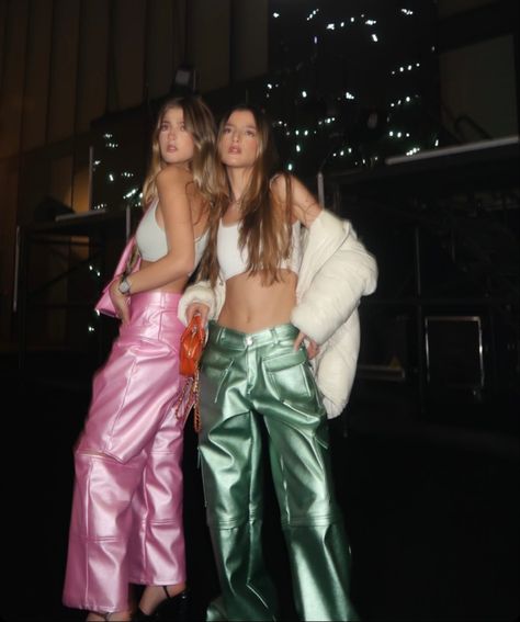 Metallic Pants Aesthetic, Metallic Green Pants Outfit, Metallic Green Pants, Crazy Pants Outfit, Metallic Pink Outfit, Metallics Outfit, Pink Metallic Pants Outfit, Metalic Outfits Ideas, Metallic Top Outfit