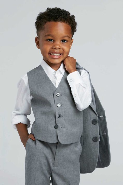 Fulfilled by our friends at SuitShopMade from the same breathable fabric as our textured grey adult suiting, this kids grey suit is ideal for your ring bearer or junior groomsmen in any climate or season. This four-piece kids grey suit set can be worn all together or styled as you wish! Select from the toddler and youth suit sizes 2T to 10. Ring Bearer Suit, Junior Groomsmen, Groomsmen Grey, Wedding Roles, Tuxedo Women, Dog Suit, Ring Bearer Outfit, Grey Suit, Groomsmen Suits