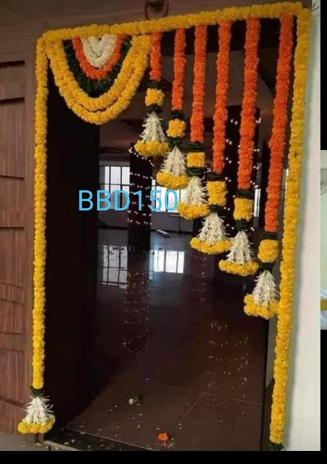 Goddhana Decoration, Gharaunda Design For Diwali, Nalugu Decoration Ideas At Home, Kankupagala Decoration Idea, Flower Decoration For Door Entrance, Ghar Pravesh Decoration, Flower Decorations For Diwali, Kankupagla Decoration At Home, Main Door Decoration Ideas Indian