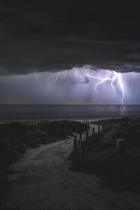 Rainy Sky, Dark Beach, Rainy Day Aesthetic, Rain And Thunder, Terra Nova, Sky Pictures, Rain Photography, Dark Skies, Dark Photography