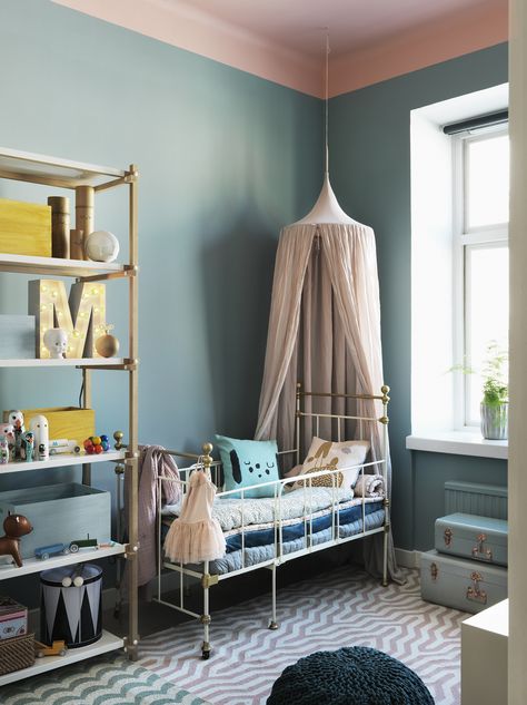 # children #room #deco Perfect colors for the children's room. The blue wall color goes so well with the pink ceiling painted in Landsort. Small Room Paint Color, Small Room Paint, Pink Ceiling, Colorful Kids Room, Kids Room Paint, Kids Bedroom Designs, Kids Bedroom Design, Room Paint Colors, Bedroom Color Schemes