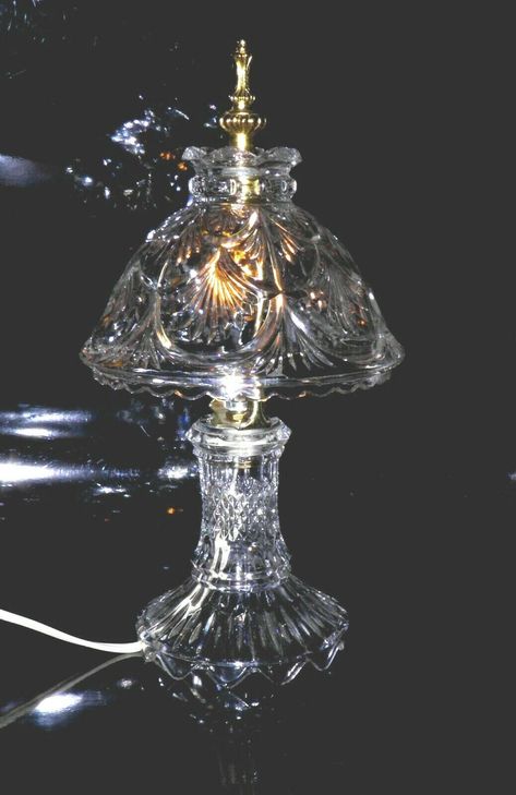 Vintage Crystal Lamp • 15.00$ Mushroom Vintage, Repurposed Lamp, Crystal Table, Crystal Table Lamps, House And Home, Crystal Lamp, Vintage Table Lamp, Vintage Crystal, Absinthe Fountain