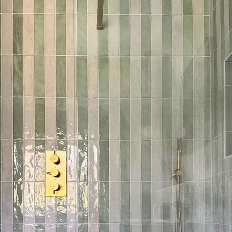 The Yorkshire Tile Company on Instagram: "Sharing this beautiful bathroom featuring our Hoxton tiles laid in this incredible contrast stripe.   @rachel_hereforit  #bathroom #bathroomsdesign #bathroomstripes #tiles #tiledesign #stripetiles #bathroomdecor #home #homeinterior #interiordesign #interiors #homeaccount" Colourful Shower Tiles, Shower Stripe Tile, Sabine Hill Tile, Striped Subway Tile Bathroom, Crosshatch Tile Bathroom, Striped Tile Shower Walls, Stripe Bathroom Tile, Striped Bathroom Tile, Striped Tile Bathroom