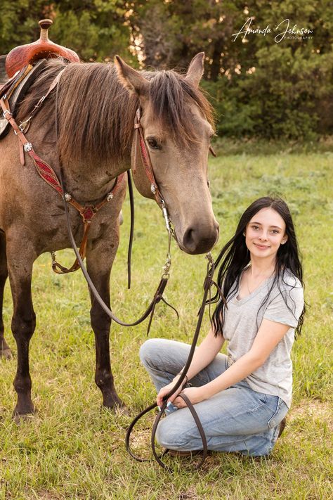 Looking for a Morton County North Dakota Senior Photographer? Book your custom Senior Pictures with New Town High School Senior Photographer, Amanda Johnson Photography. I love working with Bismarck area seniors. Bismarck North Dakota, Amanda Johnson, Palomino Horse, High School Senior Pictures, Barrel Racer, Female Character, New Town, High School Senior, Senior Session