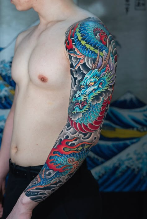 Tatuajes Irezumi, Traditional Japanese Tattoo Sleeve, Blue Dragon Tattoo, Dragon Tattoo Meaning, Traditional Japanese Tattoo Designs, Tattoo Japanese Style, Tato Naga, Red Dragon Tattoo, Dragon Tattoos For Men