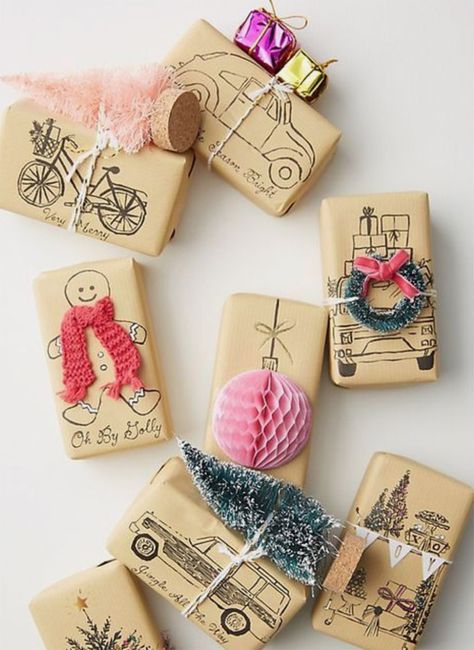 60 Christmas Gift Wrapping Ideas for Your Inspiration - Hongkiat Anthropologie Christmas Gifts, Anthropologie Christmas, Affordable Christmas Gifts, Diy Jul, Gift Wrapping Inspiration, Creative Gift Wrapping, Christmas Packaging, Wrapping Ideas, Noel Christmas